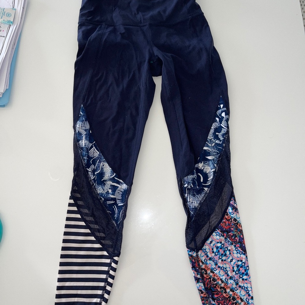 Athleta Mixed Print Salutation 7/8
